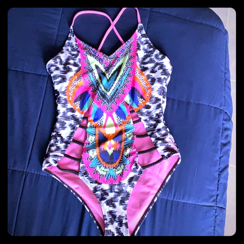 Colorful one piece bathing suit 💕